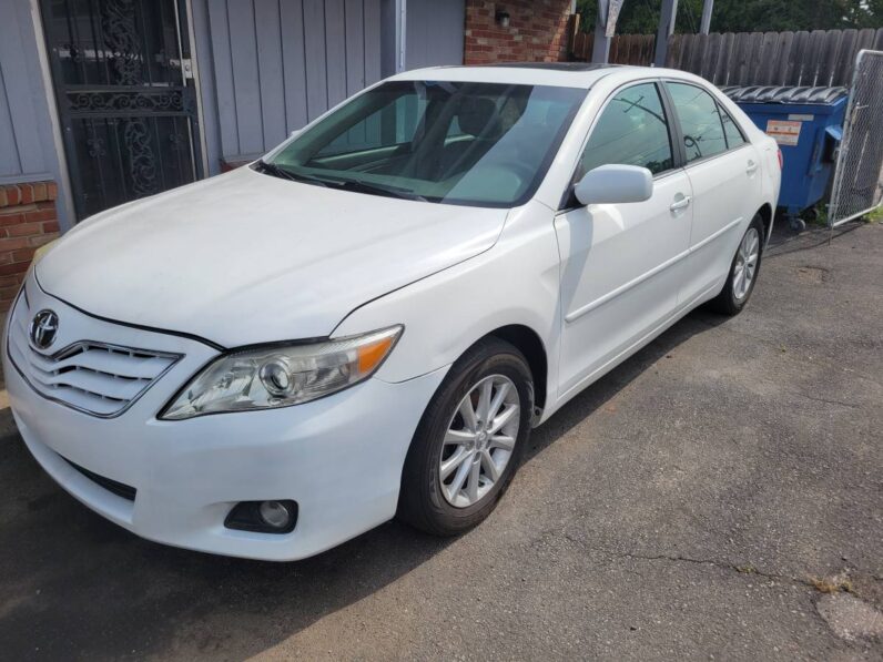 
								2011 Toyota Camry XLE full									