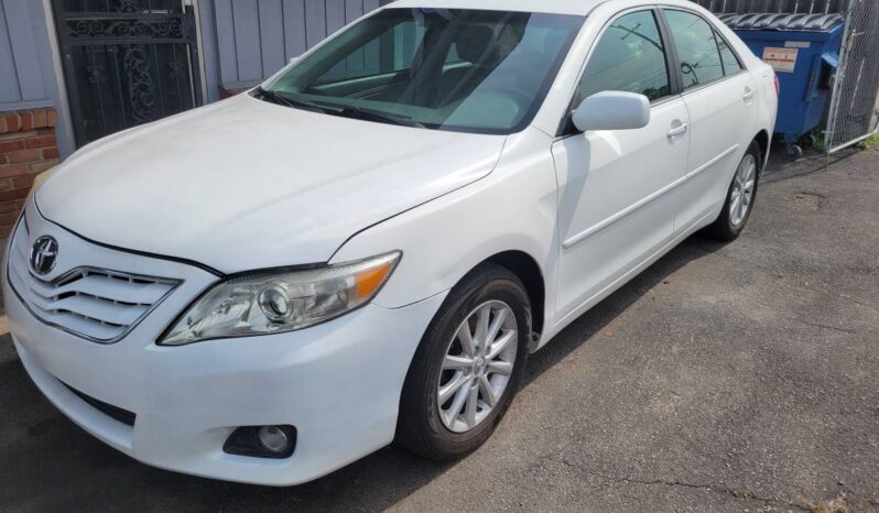 
								2011 Toyota Camry XLE full									