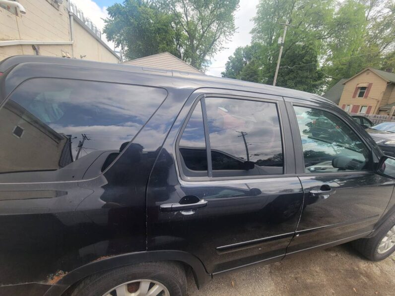 
								2005 HONDA CRV SE AWD full									