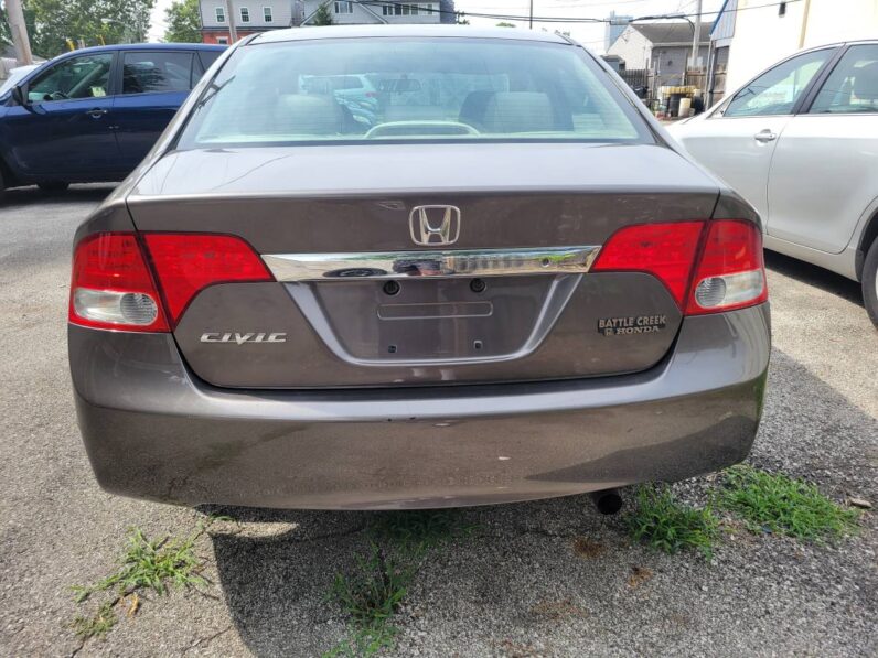 
								2010 Honda Civic LX FWD Four Door 1.8 4cyl full									