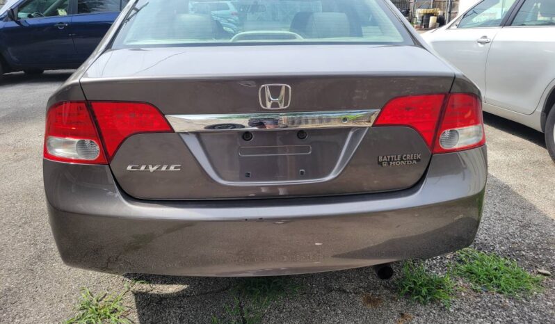 
								2010 Honda Civic LX FWD Four Door 1.8 4cyl full									