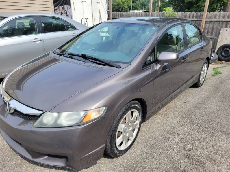 
								2010 Honda Civic LX FWD Four Door 1.8 4cyl full									