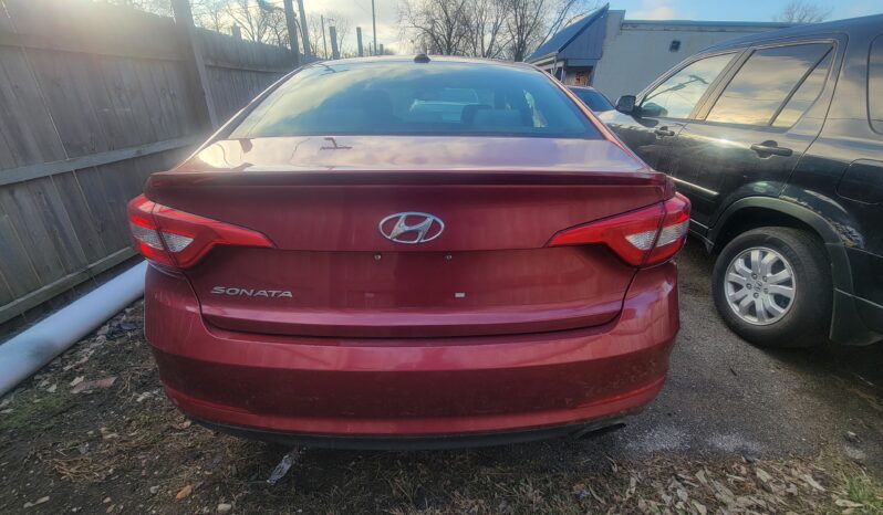 
								2016 Hyundai Sonata 2.4l 4cyl SE FWD full									